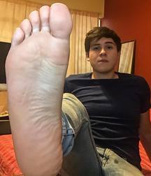 Underneath masterboys feet 5d07d7738a6c6.jpg