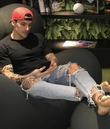 Underneath masterboys feet 2 5d07dd11d07c8.jpg