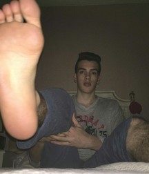 Loving the boys feet 5d090ab76331e.jpg