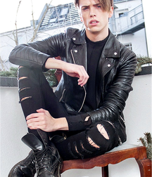 Twinks and jocks loving leather 5d094fcca44f9.png