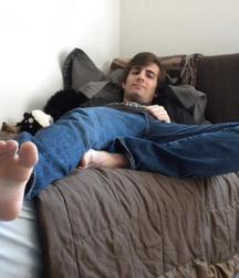 Lovin friends feet 5d0a82e13ef80.jpg