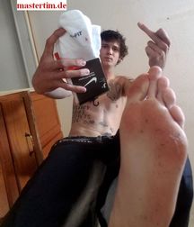 Worship these feet 2 5d0a8c1b122fc.jpg