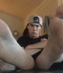 Worship these feet 2 5d0a8c1cbc52f.jpg