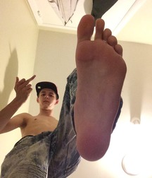 Worship these feet 2 5d0a8c2cdc3c1.jpg