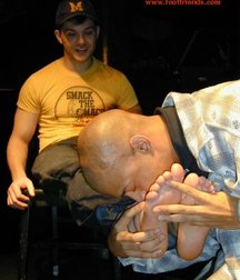 Lick my sweaty feet 5d0aa462e300a.jpg