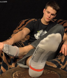 Lick my sweaty feet 5d0aa486c80fe.jpg