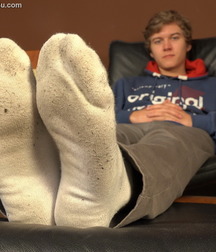 Lick my sweaty feet 5d0aa48a414e7.jpg