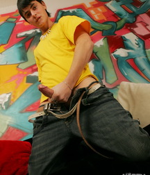 Harry having fun 5d0b5111ab639.jpg