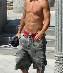 Guys in flip flops 3 5d0b745c83132.jpg