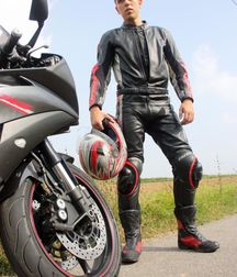Biker hotties 2 5d0bd826cbf3d.jpg