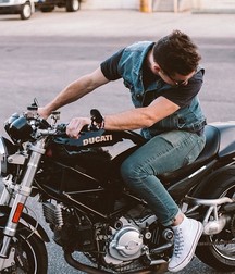 Biker hotties 2 5d0bd854278de.jpg
