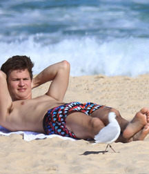 Barefoot guys 5d0d46cc139a1.jpg