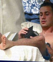 Barefoot guys 5d0d46ceb8ae4.jpg