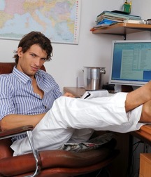 Barefoot guys 5d0d46d3a9de2.jpg