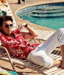 Barefoot guys 5d0d46eb9d3ce.jpg