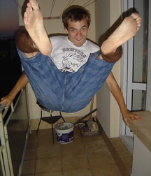 Barefoot guys 5d0d46f643ca0.jpg