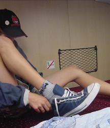 Boys in chucks 2 5d0e343d9c8ed.jpg