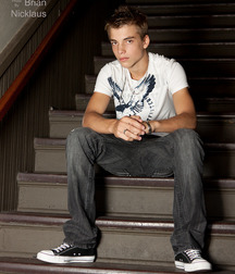 Boys in chucks 2 5d0e3463949f1.jpg