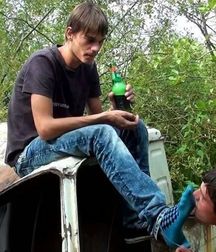 The service boys 5d0e39d13e56a.jpg