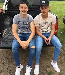 Skinny jeans 2 5d0e56cfaf1fd.jpg