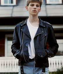 Bikers and leather love 5d1095bbcf590.jpg