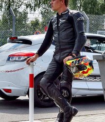 Bikers and leather love 5d1095c7e49da.jpg