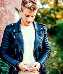 Bikers and leather love 5d1095df6cd17.jpg