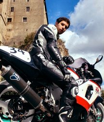 Bikers and leather love 5d1095e8d18f8.jpg