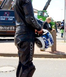 Bikers and leather love 5d1095fb71351.jpg