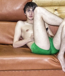 Barefoot hotties  5d10a8f9ecb10.jpg