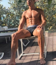 Barefoot hotties  5d10a91c6a4f7.jpg