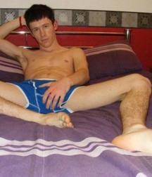 Barefoot hotties  5d10a930a98f3.jpg