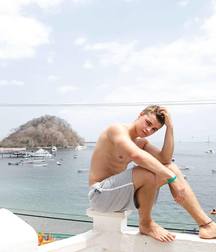 Twinks and models barefoot 5d10c40dd8539.jpg