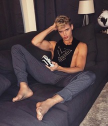 Twinks and models barefoot 5d10c428b1c4d.jpg