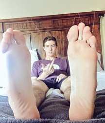 Boy feet from highschool 5d12032d7f718.jpg