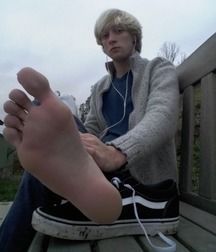 Boy feet from highschool 5d1203352cc33.jpg