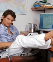 Boy feet from highschool 5d12034c2bca2.jpg