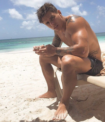 Twinks 123 5d126c517fa3f.png