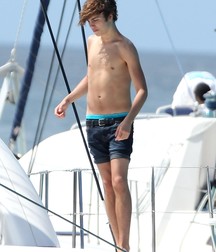 Twinks 123 5d126c61dd4bb.jpg