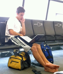 Boyfeet  5d1340f01815f.jpg