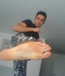 Boyfeet  5d1340f1b78d8.jpg