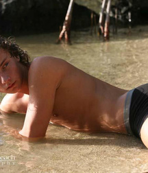 Model boys 5d14e106a6374.jpg