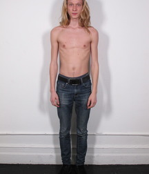 Sexy boys and models 5d14e27c29e3f.jpg