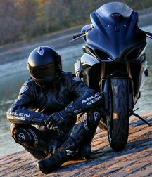 Bikers in leather and boots 5d19fce3966b4.jpg