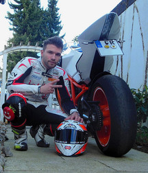 Bikers in leather and boots 5d19fce91aa32.jpg