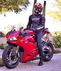 Bikers in leather and boots 5d19fcec1caf0.jpg