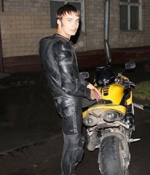 Bikers in leather and boots 5d19fcf5404ed.jpg