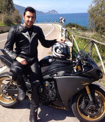 Bikers in leather and boots 5d19fd0bd21b0.jpg