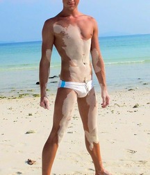 Speedo hotties 5d1b5828954cf.jpg