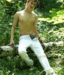 Eric outdoor 5d1e0cc1035a4.jpg